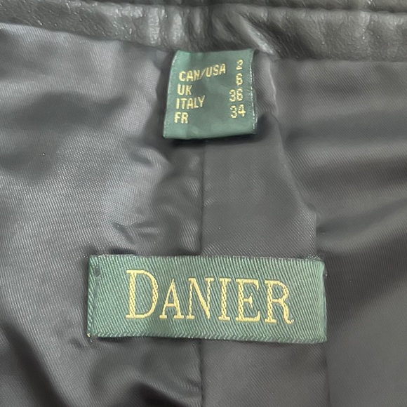 ✨SOLD ✨ Vintage Danier leather pants - Picture 2 of 3